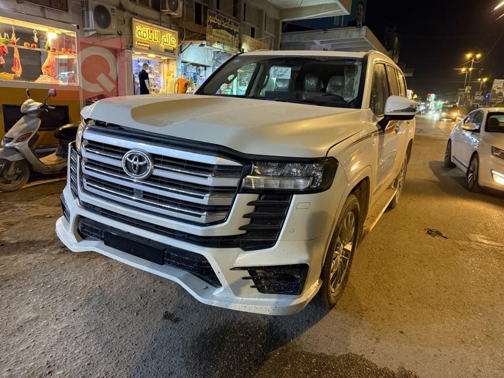 تۆیۆتا لاند کروزەر